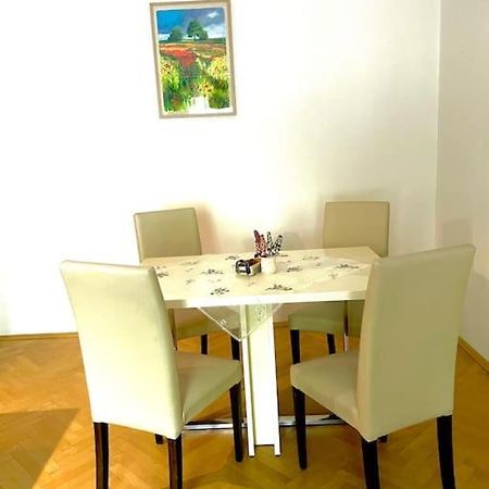 2,5 Izbovy Apartman V Ruzinove S Parkovanim Zdarma Pressburg Exterior foto