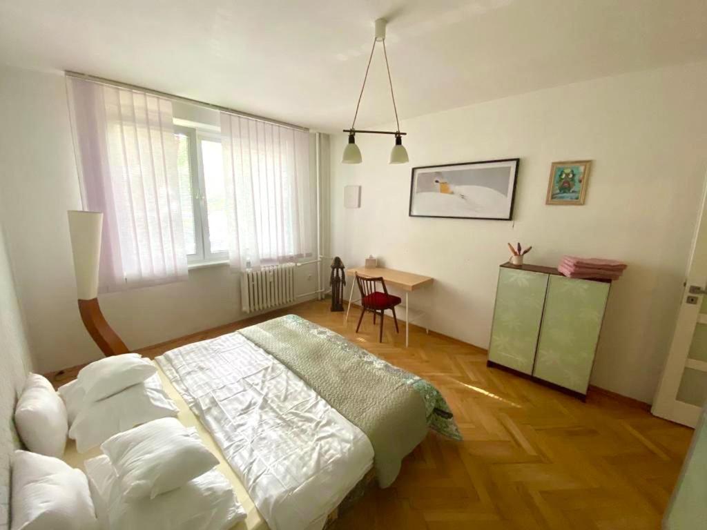 2,5 Izbovy Apartman V Ruzinove S Parkovanim Zdarma Pressburg Exterior foto